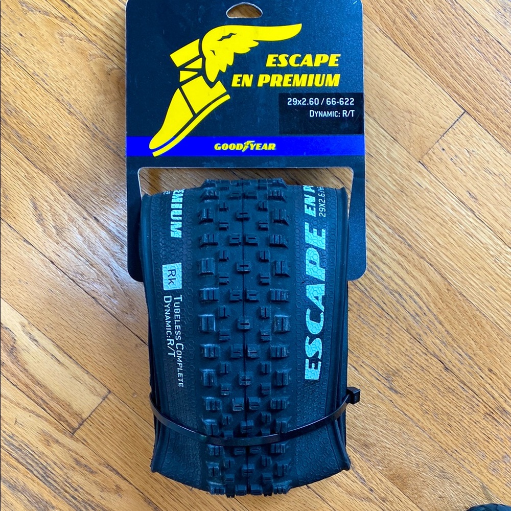 Goodyear bike tire- 29x2.60
Tubeless complete dynamic R/T